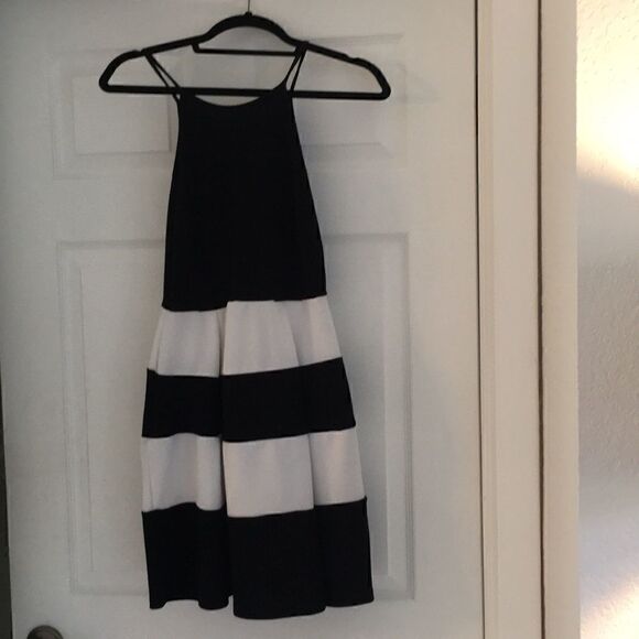 Black and white A line - Picture 1 of 1